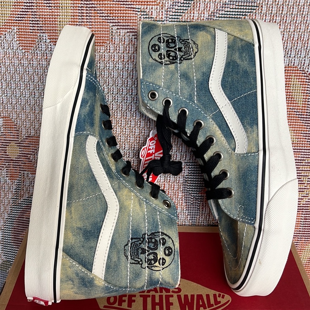 Vans Men’s Sk8-Hi Tapered
Denim Embroidery Olive/White
VN0A5KRUY33
Sneakers - Picture 12 of 16
